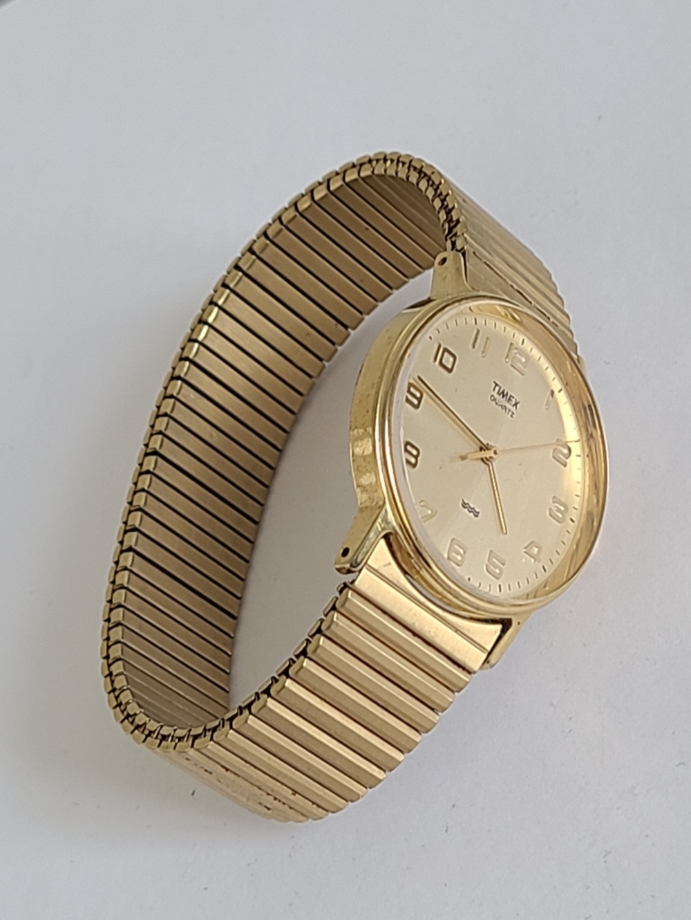Vintage Timex Quartz LA Cell T82 Gold Tone Water Resistant Men's Dress Watch - Picture 14 of 16